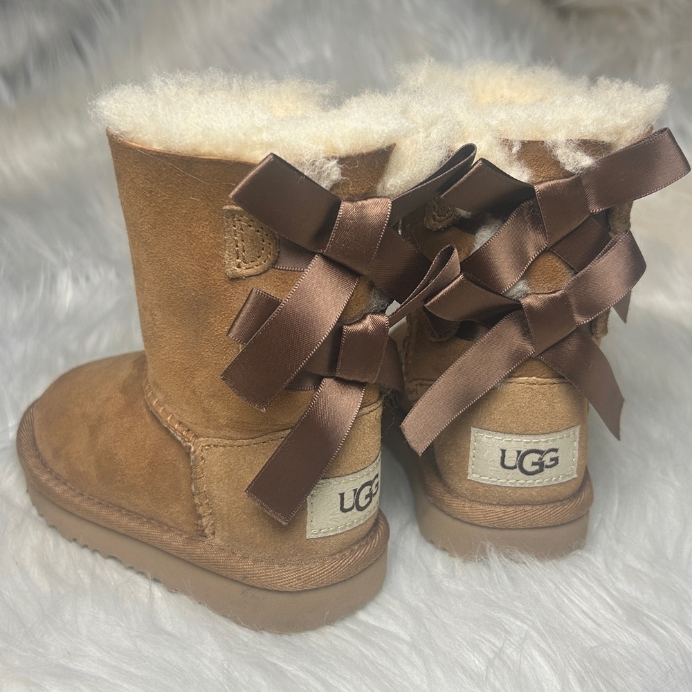 UGG Boots UGG Toddler Girls Kids Bailey Bow II Boots Size 6 Chestnut UGG Booties - Picture 6 of 16